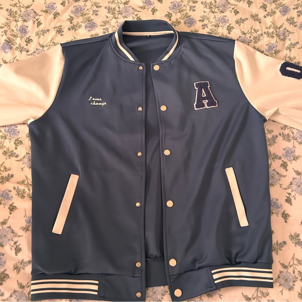 Varsity jacket, Letter R